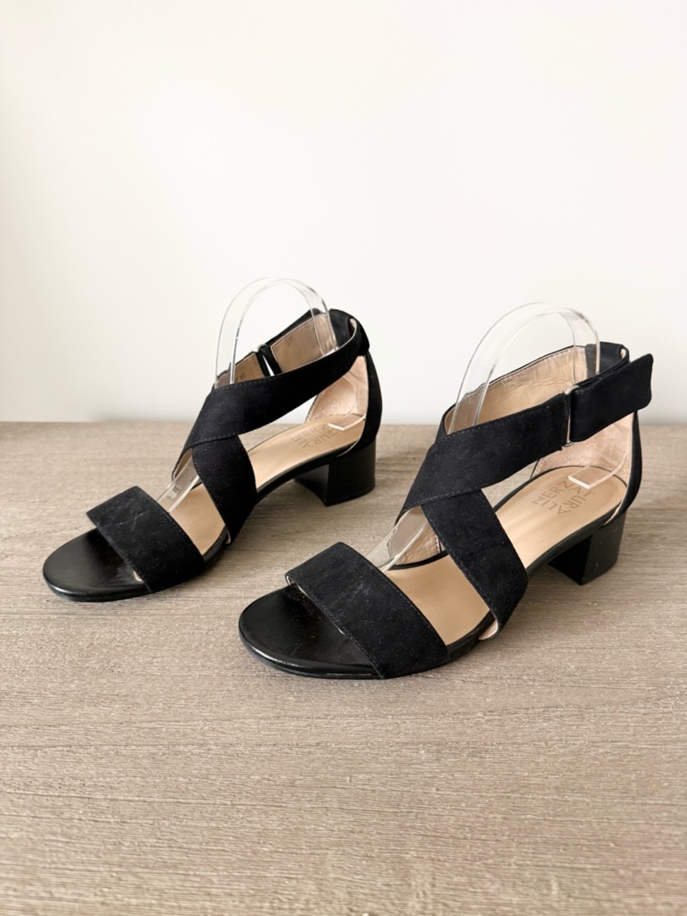 Naturalizer Adele Black Crisscross Block Heel Sandals Size 8.5 - Picture 4 of 7